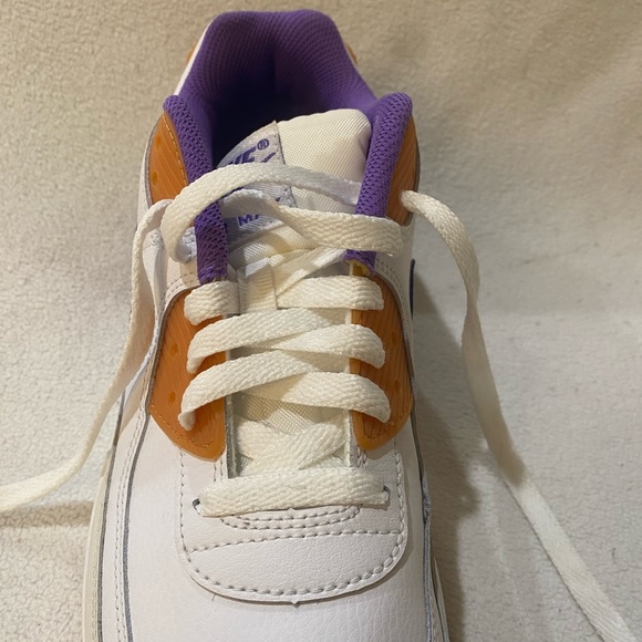 Air max 90- grape color way- size 6.5 men’s, 8 women’s. - Picture 7 of 9